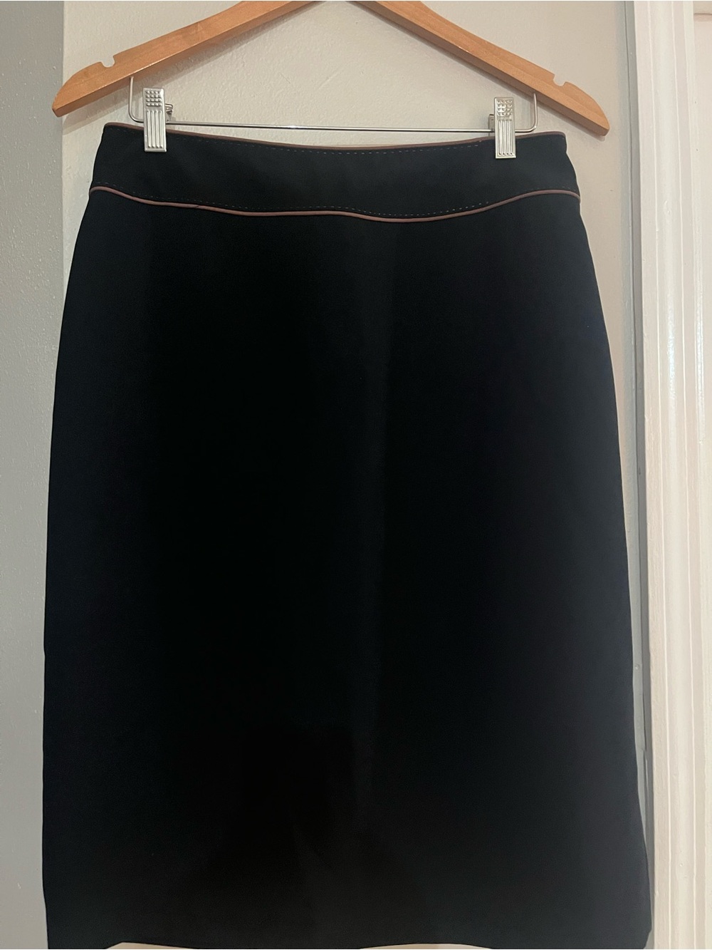 Focus 2000 Women’s Black Pencil Skirt Sz 10 Pink Trim Lined Knee Length - Picture 4 of 8